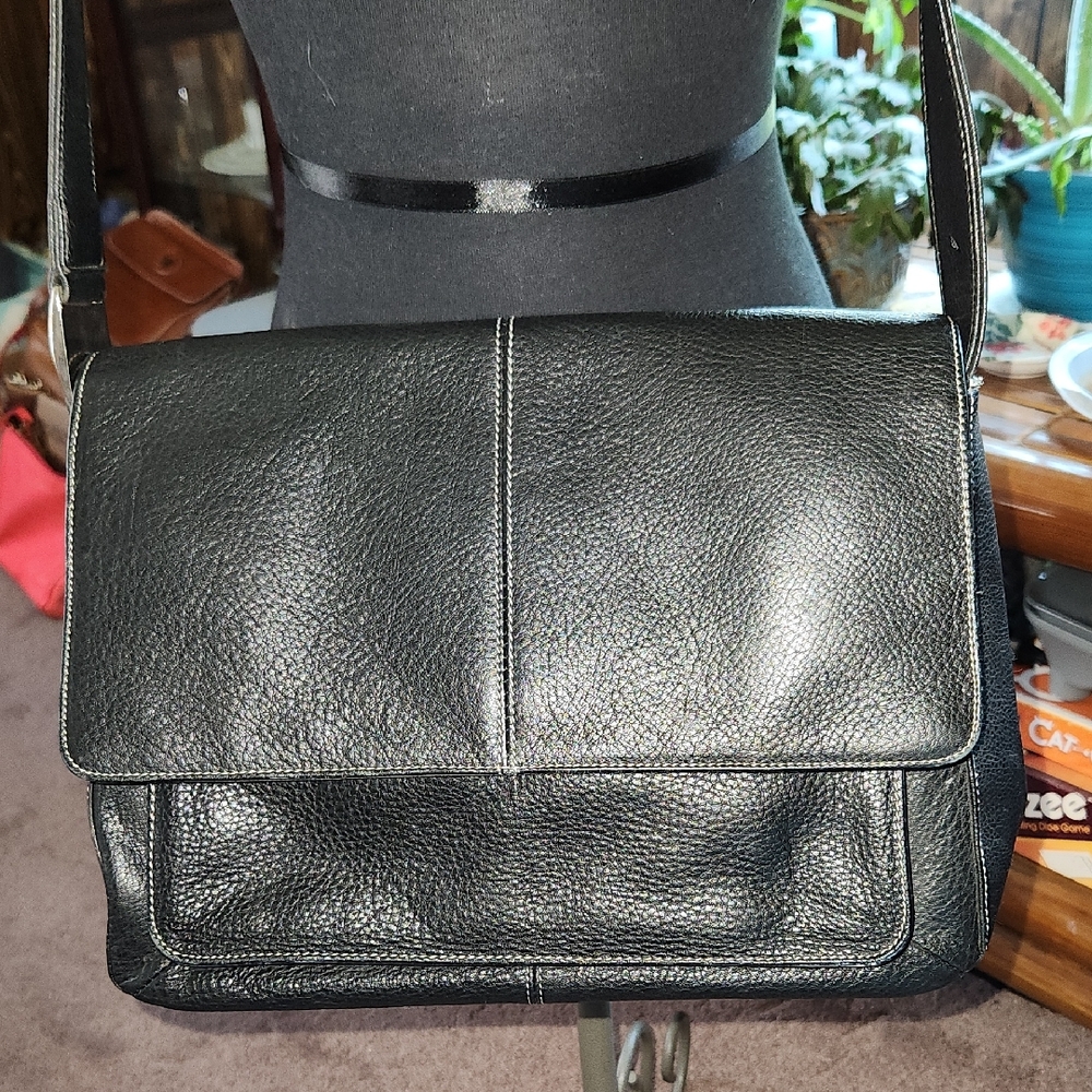 Liz Clairborne Villager Leather Bag
